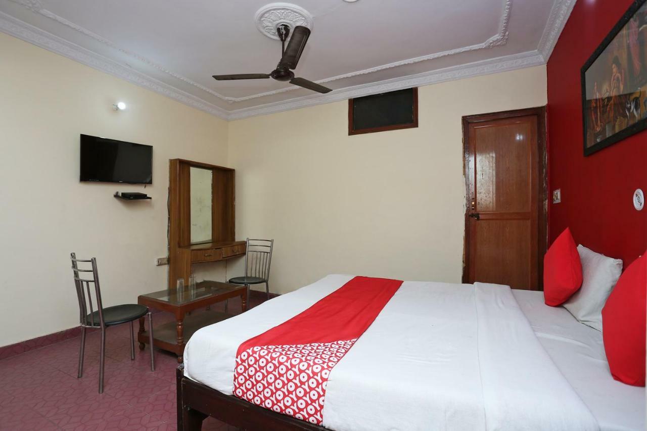 Oyo 39830 Hotel Esquire Meerut Exterior foto