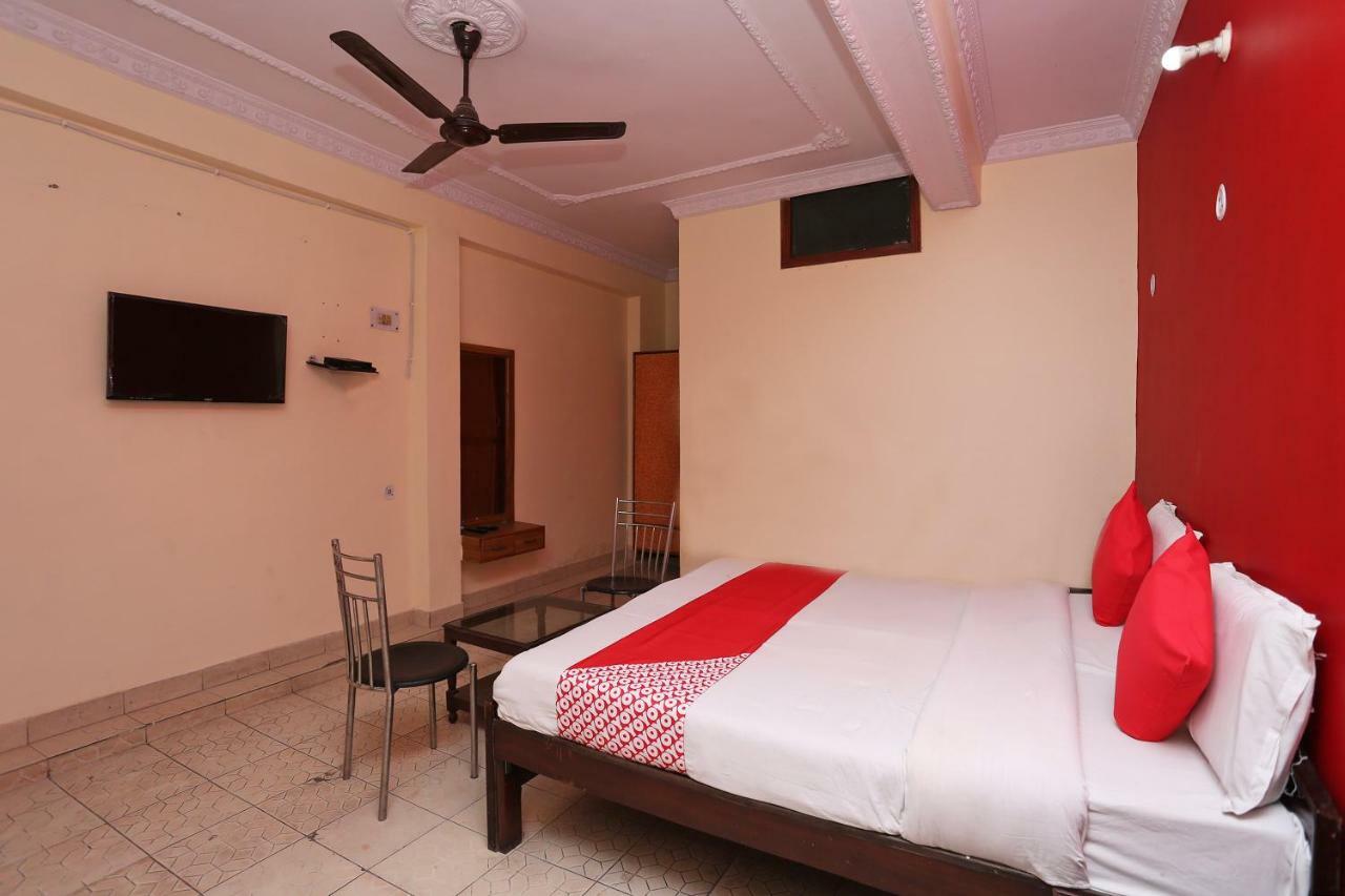 Oyo 39830 Hotel Esquire Meerut Exterior foto