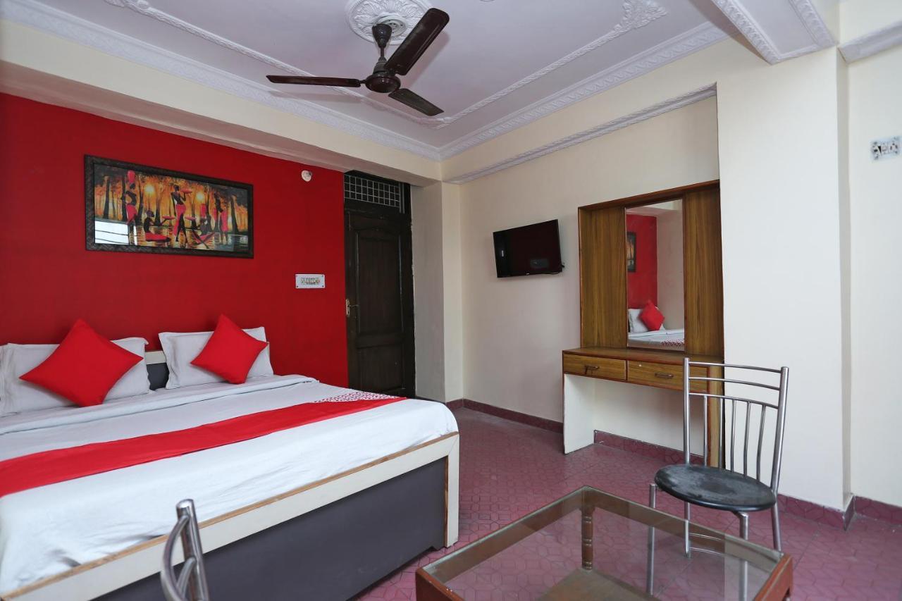 Oyo 39830 Hotel Esquire Meerut Exterior foto