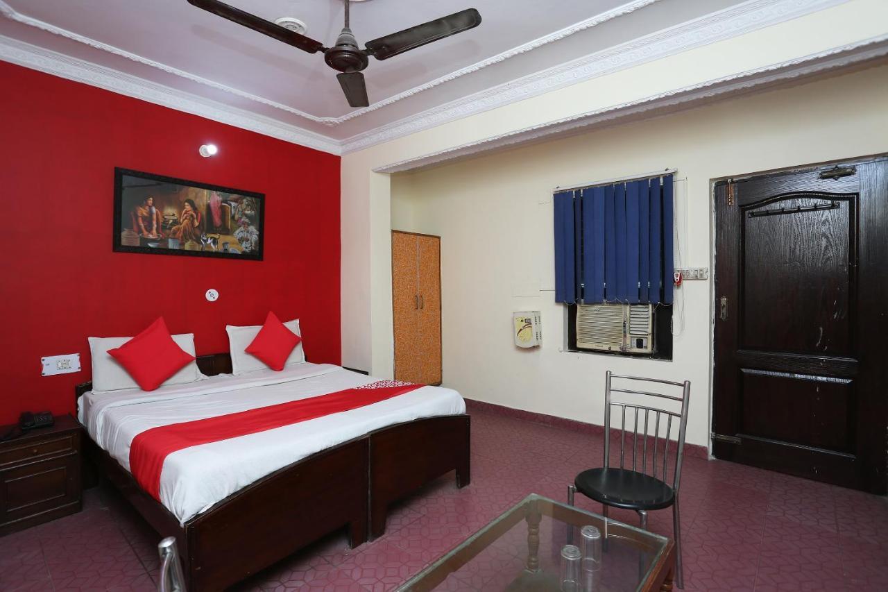 Oyo 39830 Hotel Esquire Meerut Exterior foto